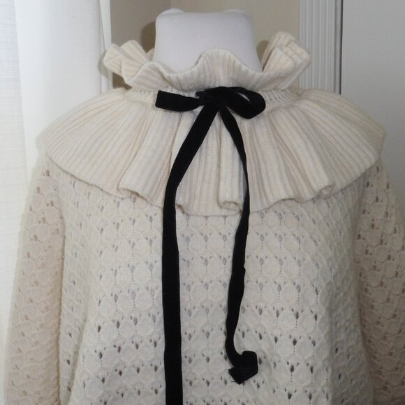 ZARA Ruffled Collar Cropped Ivory Sweater w/Black Velvet Ribbon Medium - Picture 1 of 4
